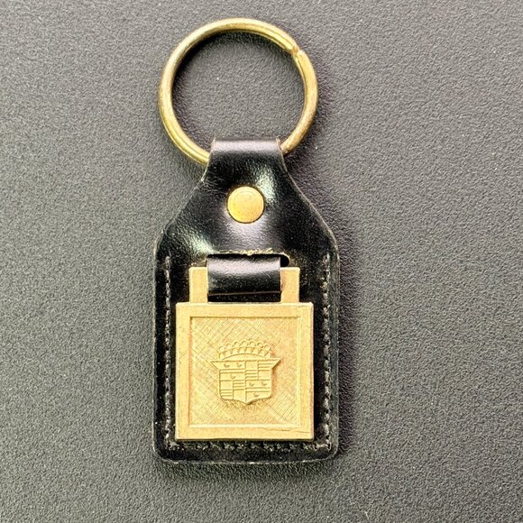 Cadillac leather keychain - Picture 1 of 3